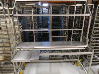 Afvejerbord med plastbeholder