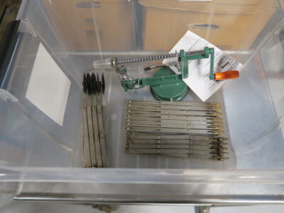 Sporejern-æbleskræller/ kasse 23